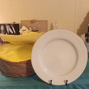 Elegant White Dinner Plate